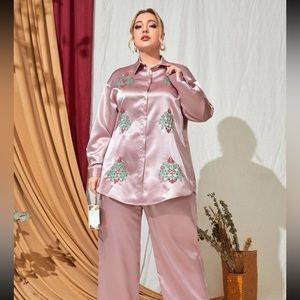 Plus size satiny pant suit
